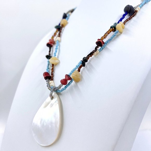 NWOT – Mother of Pearl Teardrop Pendant Seed Bead 16” Silver Tone Necklace - Picture 4 of 8